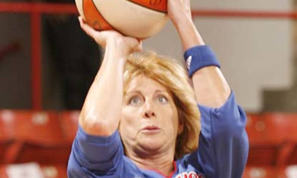 ليبرمان ثاني امرأة تعمل كمساعد مدرب بدوري السلة الأمريكي