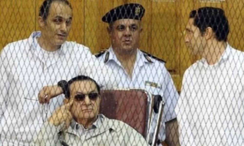 حكم نهائي يدين مبارك ونجليه بالاستيلاء على المال العام