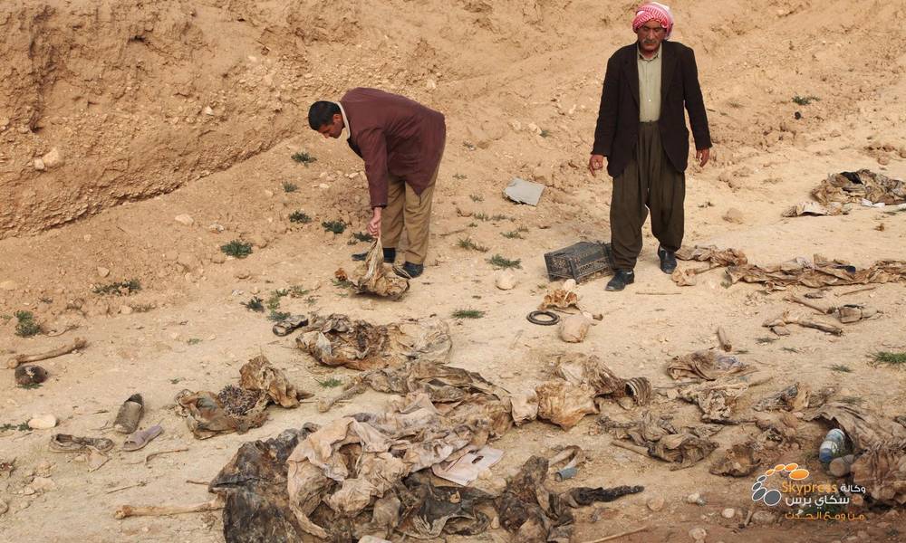 شهود عيان يكشفون عن مقابر جماعية لأطفال رفضوا الانضمام لـ "داعش"