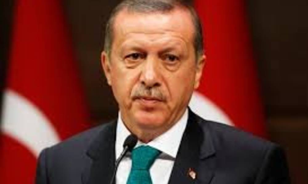 الاتراك يجمعون خمسين ألف توقيع لمحاكمة أردوغان