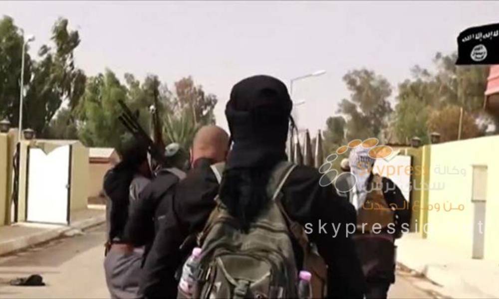 "داعش" يدعو عناصره عبر مكبرات الصوت للإنسحاب من الموصل