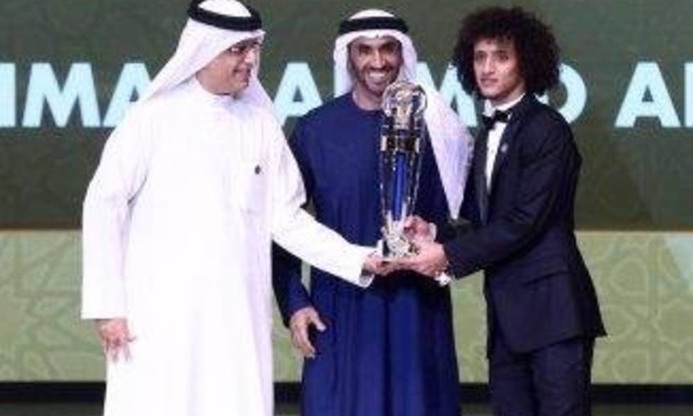 عموري يتوج بجائزة أفضل لاعب في آسيا