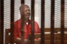 "جنايات القاهرة" ترجئ محاكمة "مرسي" في قضية التخابر مع قطر إلى الاحد المقبل