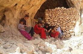 شاهد...صور مؤثرة لأطفال ايزيدين على جبل سنجار