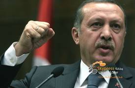 شاهد... ماذا فعل رجب طيب أردوغان برجل يحمل علبة سجائر