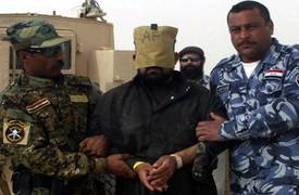 الإعلام الحربي يعلن القبض على "وزير مالية" داعش "متخفياً" بين مواطني الرمادي