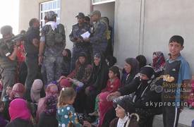 بالصور.. القوات الامنية تنقذ حوالي 100عائلة من ناحية الشورة جنوبي الموصل