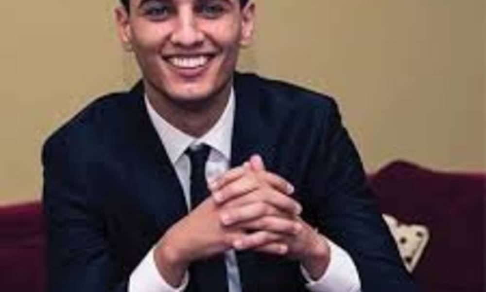 بعد الانتقادات الشديدة.. محمد عساف يوضح حقيقة علاقته بعارضة الازياء الاسرائيلية