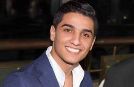 شاهد بالصورة... محمد عساف وخطيبته الفلسطينية الجميلة يعلنان  خطوبتهما